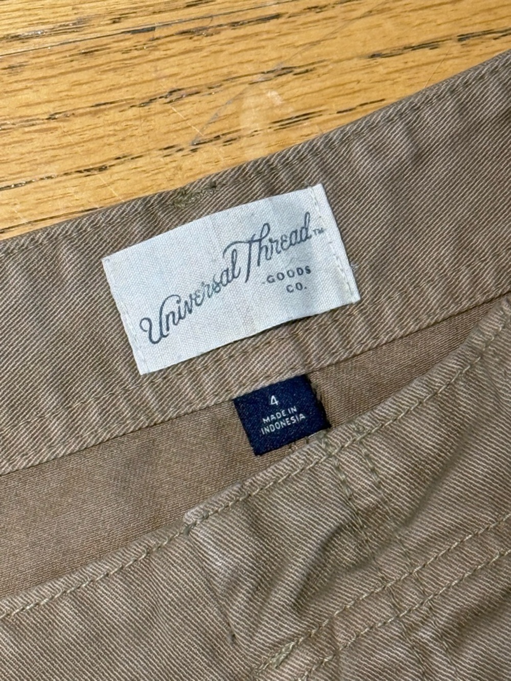 Universal Thread High Rise Khaki Shorts Size 4 Brown NWT - Picture 5 of 5
